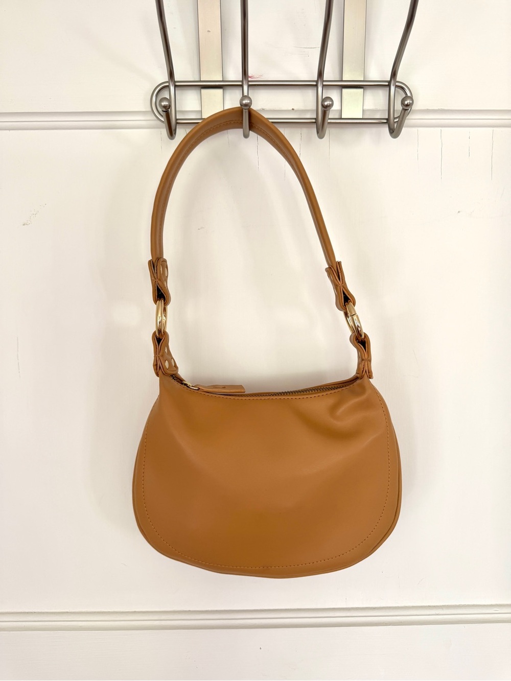 Never used🌸Nine West small Camel Shoulder Bag with Gold Accents